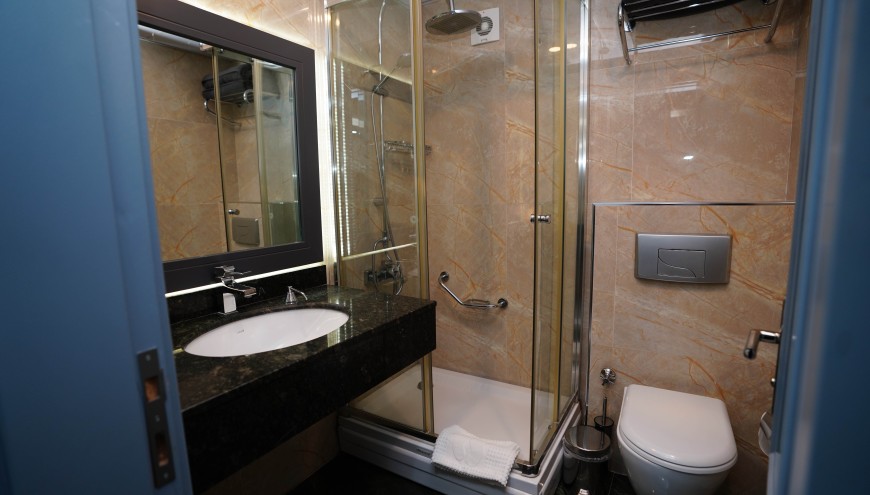 https://www.auramarinahotel.com/upload/dsc05124-870x495.jpg