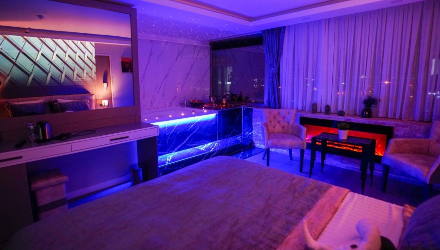 https://www.auramarinahotel.com/upload/img-20250407-wa0009-870x495.jpg