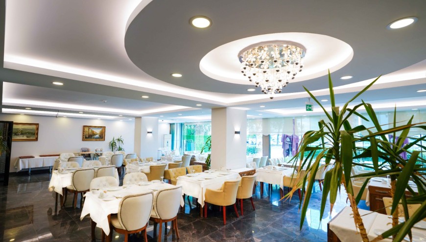 https://www.auramarinahotel.com/upload/img-20250407-wa0011-870x495.jpg