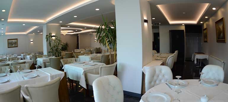 Yeni Yılın Tadı Aura Marina’da Çıkar: Restoranda Yılbaşı Gecesi İçin Eşsiz Lezzetler